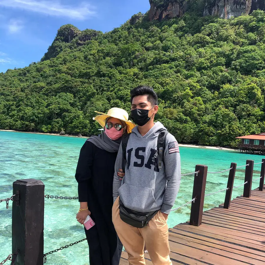 Speedboat heading to the islands of Tun Sakaran Marine Park, Semporna Sabah